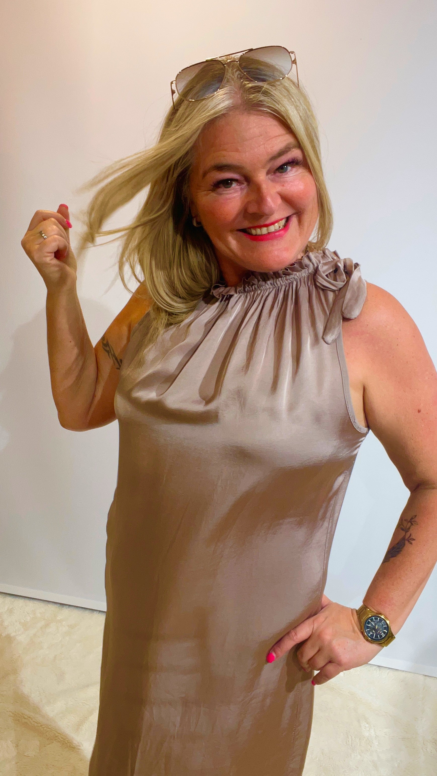 Satin-Kleid Taupe