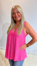 Basic " Neon Trend Top " mit V- Ausschnitt und Spitze