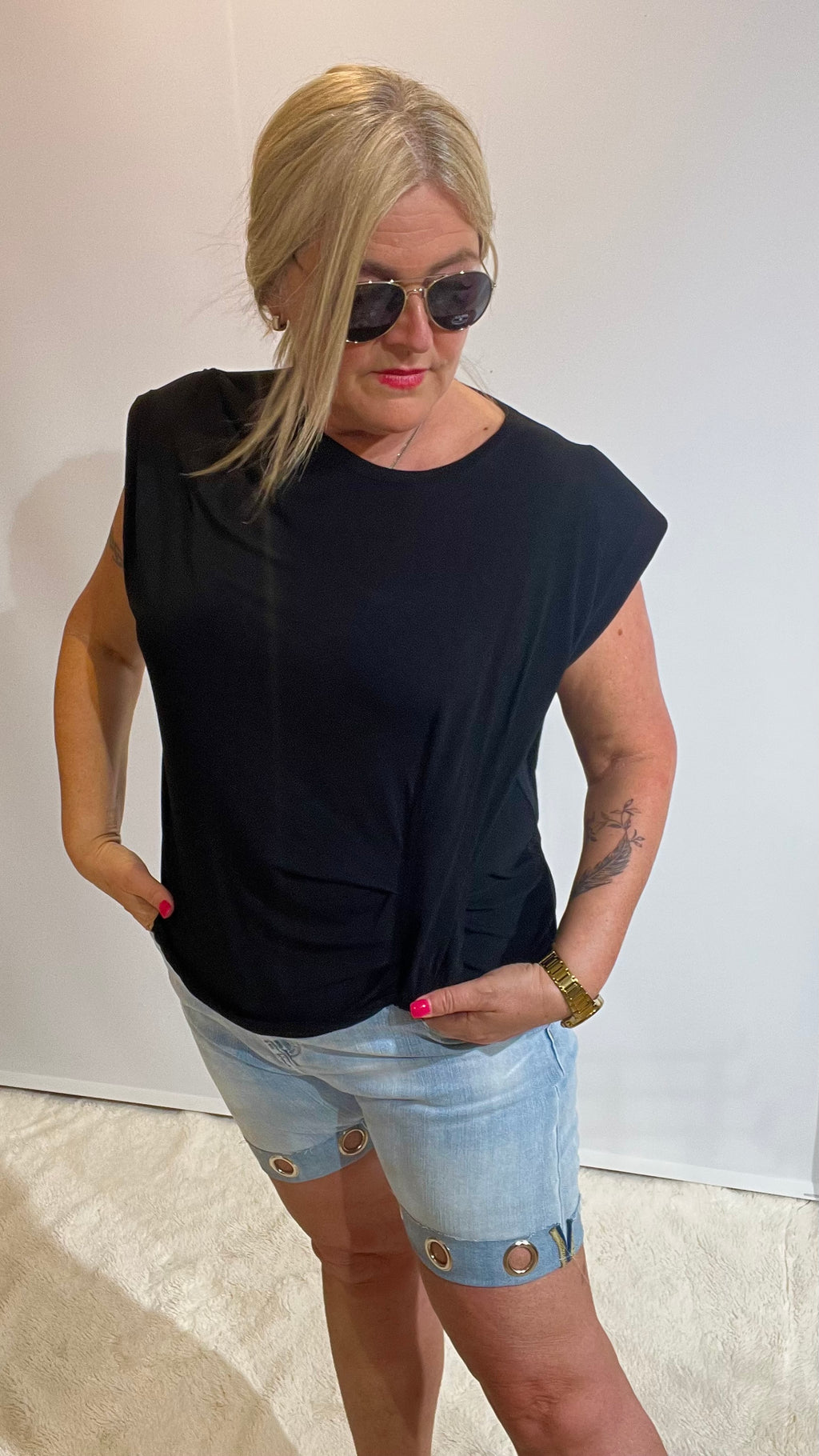 Shirt mit " Raffdetail " Schwarz