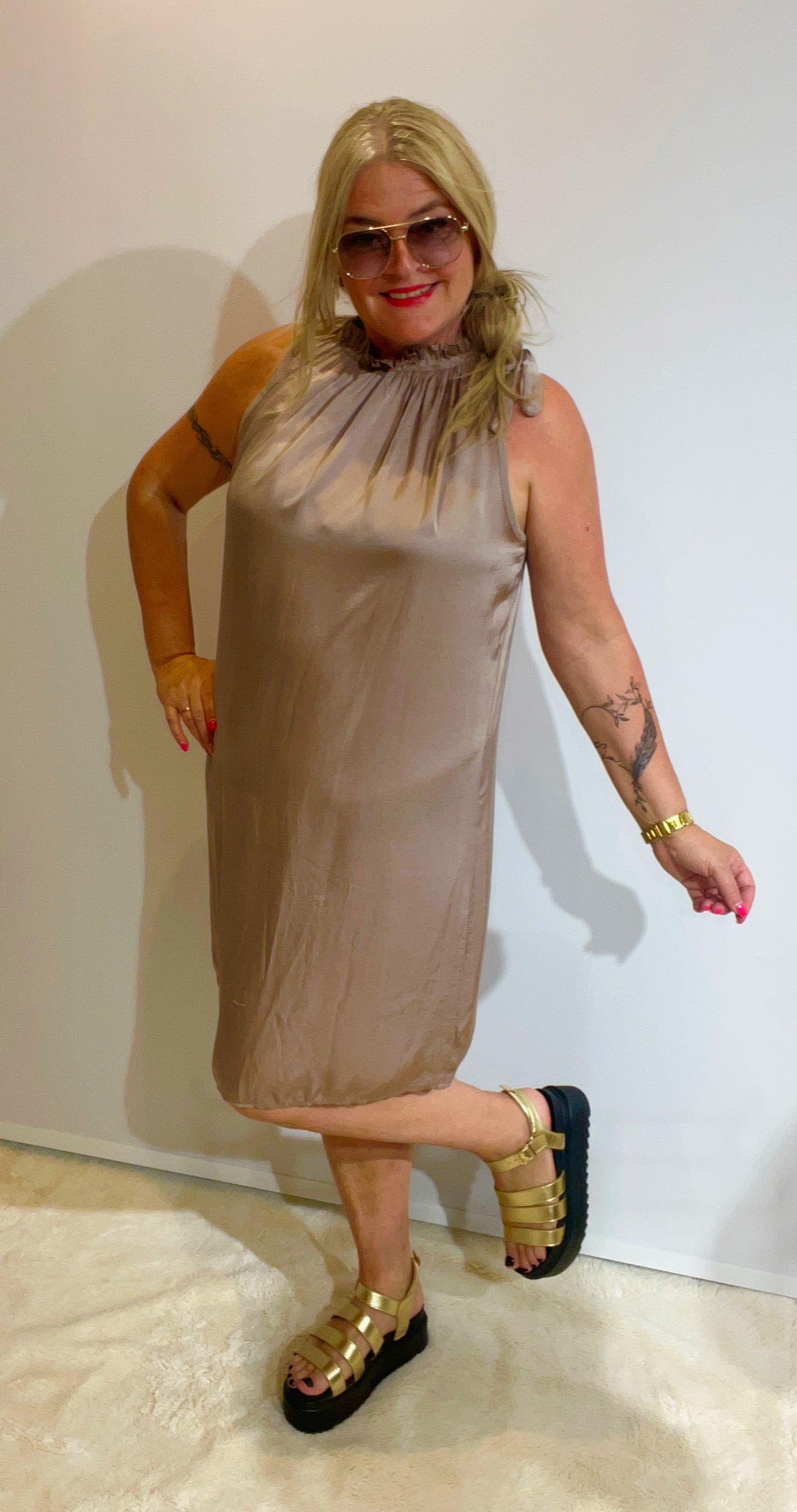 Satin-Kleid Taupe